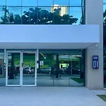 Apartamento com ótima área de lazer em bairro nobre de Fortaleza