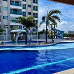 Apartamento com ótima área de lazer em bairro nobre de Fortaleza