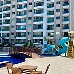 Apartamento com ótima área de lazer em bairro nobre de Fortaleza
